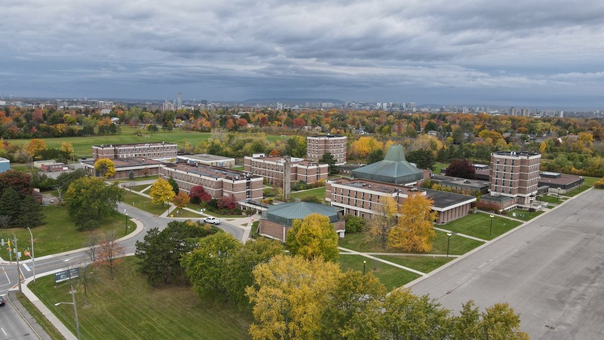 Corner picture of Heron road property