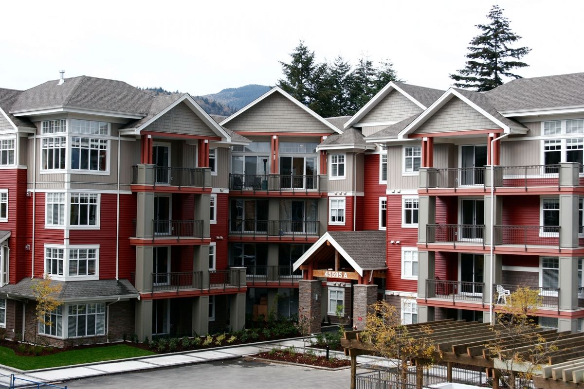 Garrison Crossing condominium