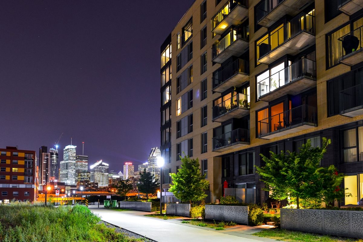 Les Bassins du Nouveau Havre exterior at night