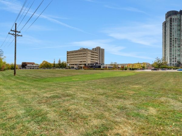 Area image showing 250 Lanark Avenue